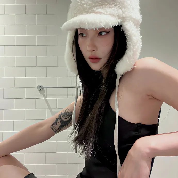 笼中女